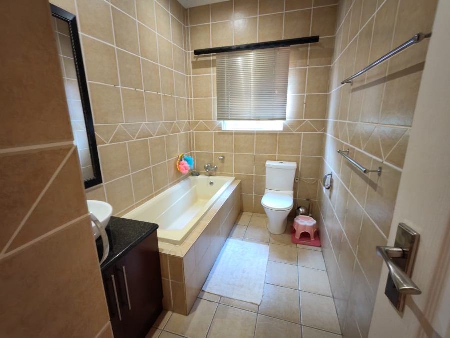 3 Bedroom Property for Sale in Safari Gardens North West